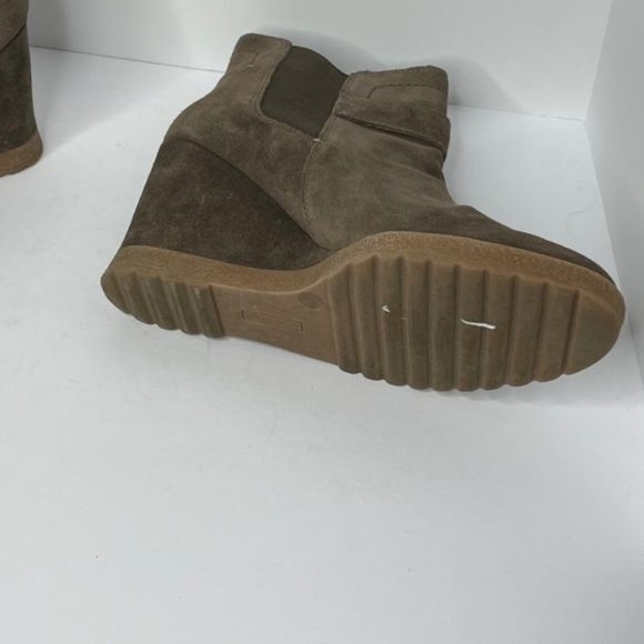 Vince‎ Camuto Brown Landri Wedge Booties - Picture 4 of 5